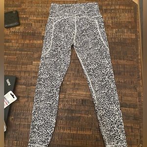 ATHLETA BARELY WARN LEGGINGS
